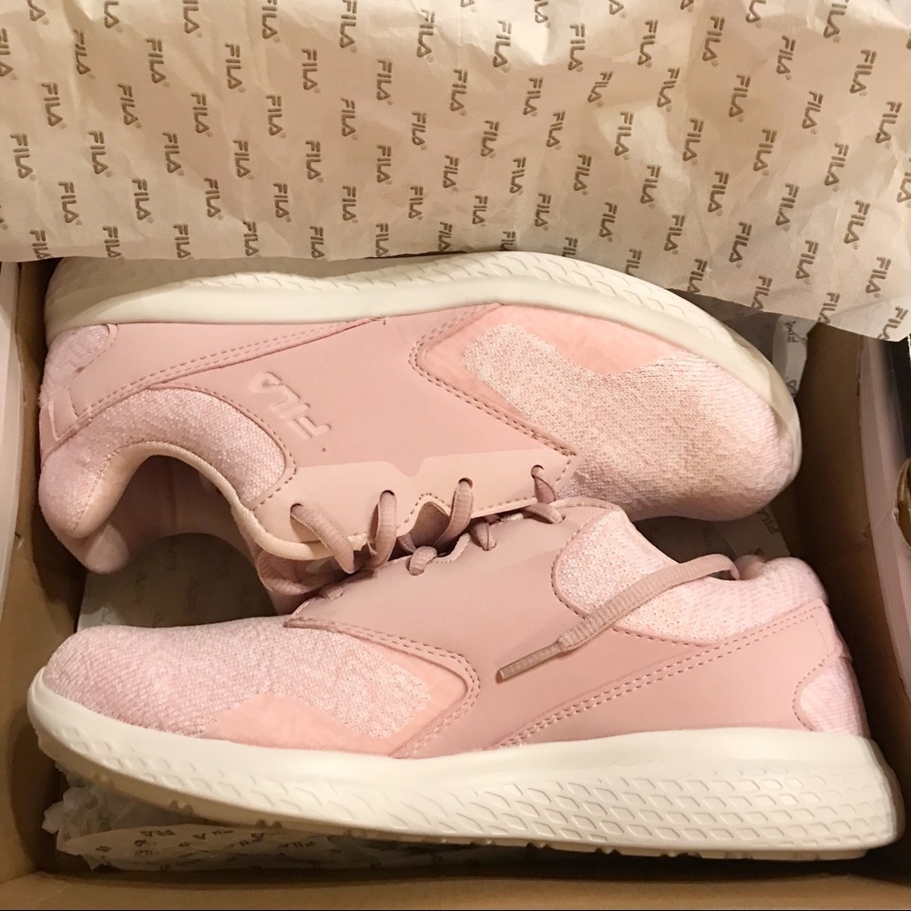 🆕Baby Pink Women’s Fila Sneakers - Picture 6 of 6
